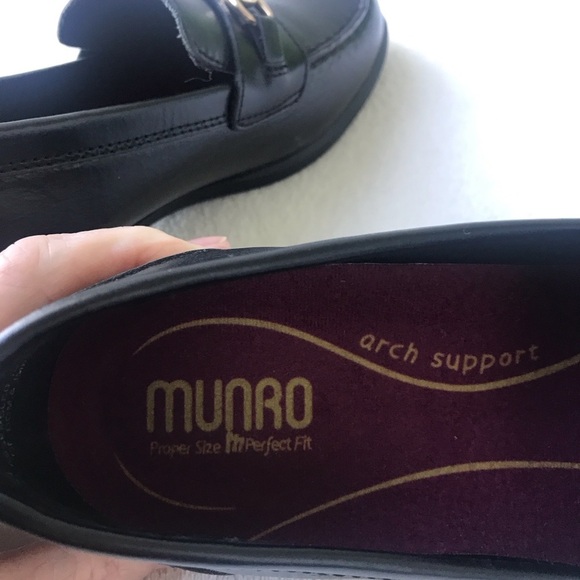 Munro Gryffin Black Loafer Size 6.5W NWOB 1.25” heel Academia Preppy College - Picture 7 of 10